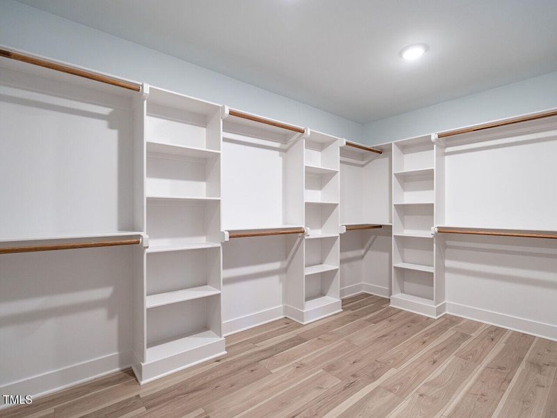 026-1280x960-primary-closet