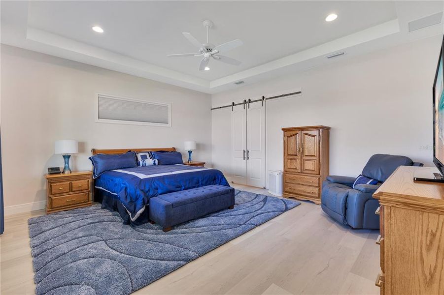 Furnished interior view inside a new home in , Orlando (Image 5).