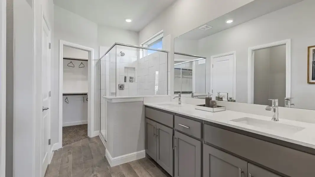 Furnished interior view inside a new home in Bluestem, Rhome (Image 21).