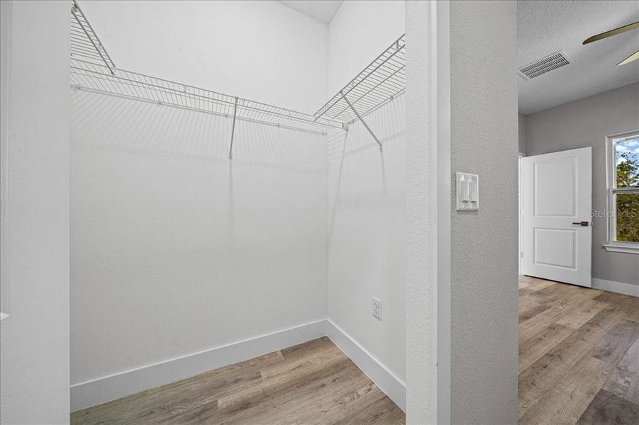 Spacious, unfurnished interior of a new home in , Ocala (Image 43).