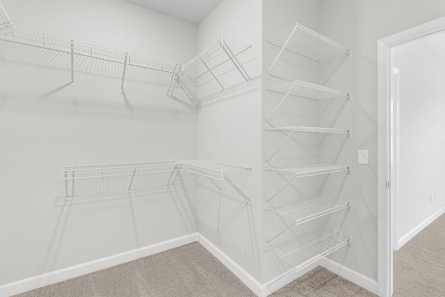 Spacious, unfurnished interior of a new home in Pineland Preserve, Summerville (Image 30).
