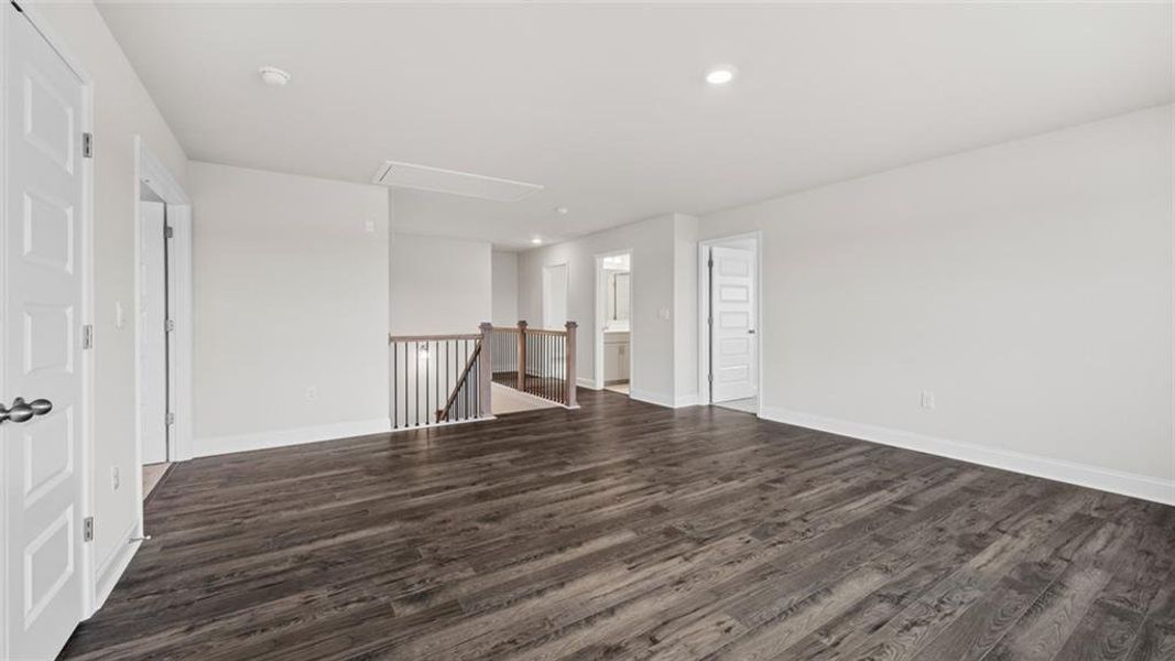 Spacious, unfurnished interior of a new home in Westland, Bogart (Image 13).