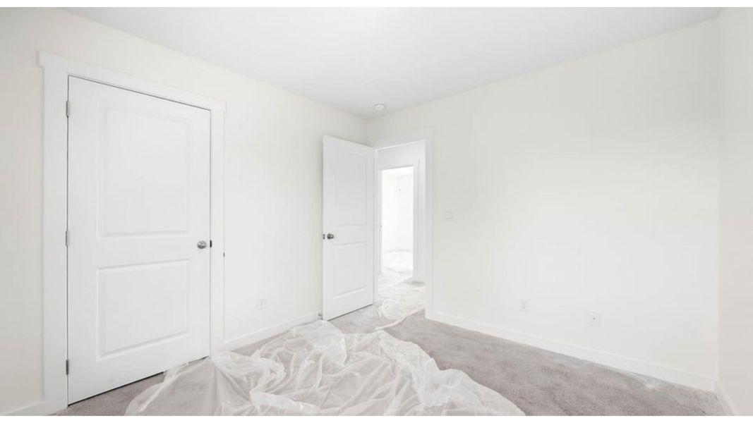 Spacious, unfurnished interior of a new home in Johnson Farms, Greeneville (Image 14).