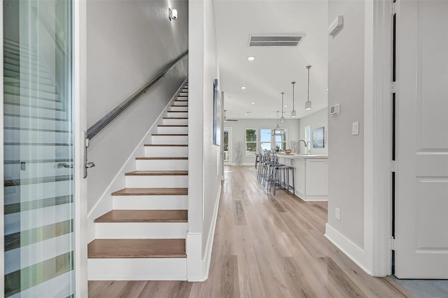 Spacious, unfurnished interior of a new home in , Galveston (Image 19).