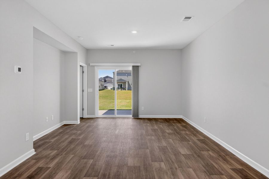 Spacious, unfurnished interior of a new home in Lindera Preserve at Cane Bay Plantation, Summerville (Image 10). Spacious, unfurnished interior of a new home in Lindera Preserve at Cane Bay Plantation, Summerville (Image 10).