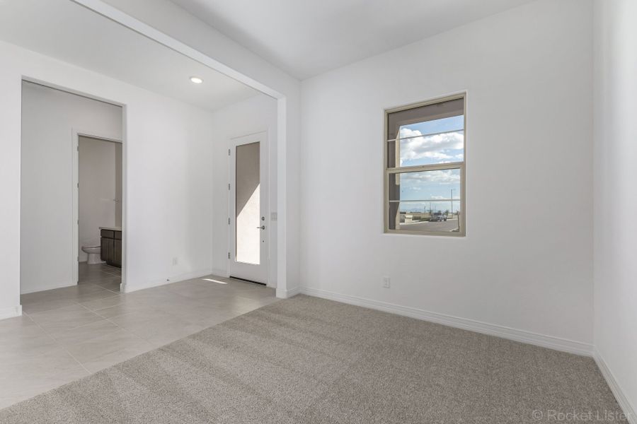 Spacious, unfurnished interior of a new home in Tierra Vistoso, Surprise (Image 8).