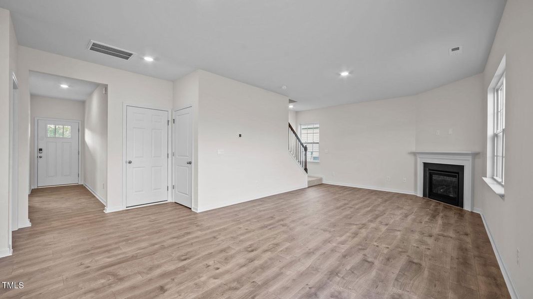 1121 Middlecrest Drive 1121 Middlecrest Drive