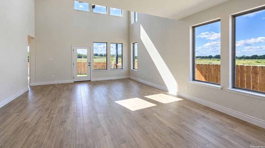Spacious, unfurnished interior of a new home in Legacy at Lake Dunlap, New Braunfels (Image 17).