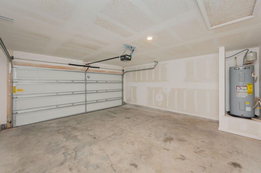 Spacious, unfurnished interior of a new home in , Panama City (Image 20).