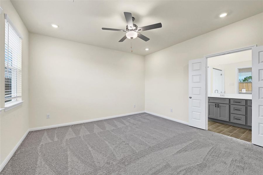 Spacious, unfurnished interior of a new home in Aldine Pines, Houston (Image 23).