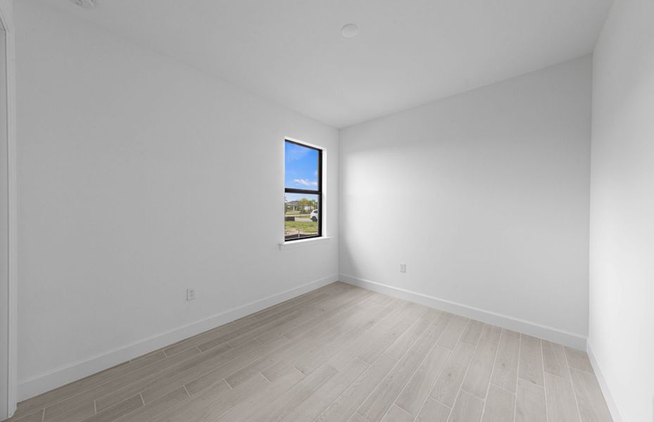 Spacious, unfurnished interior of a new home in Del Webb Naples, Immokalee (Image 15).