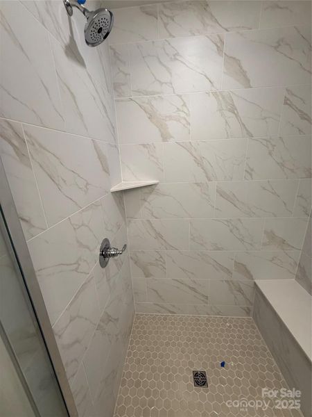 Owner's Bathroom Owner's Bathroom