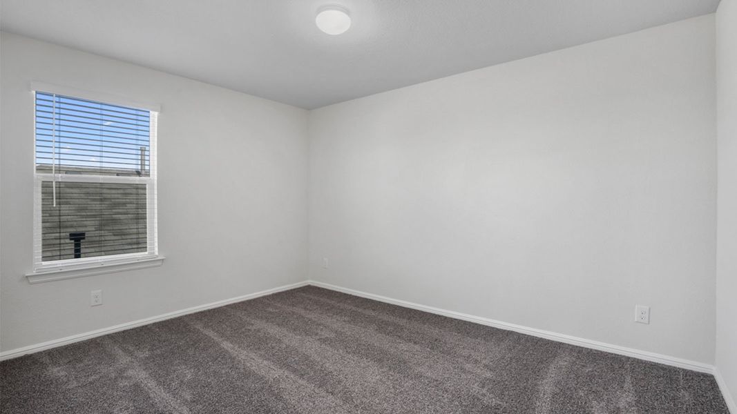 Representative unfurnished interior of a home built from the Ozark by D.R. Horton in Saratoga, Granbury (Image 31).