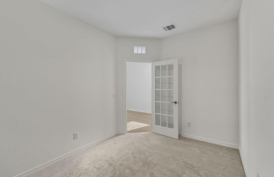 Spacious, unfurnished interior of a new home in Crosswinds, Kyle (Image 14).