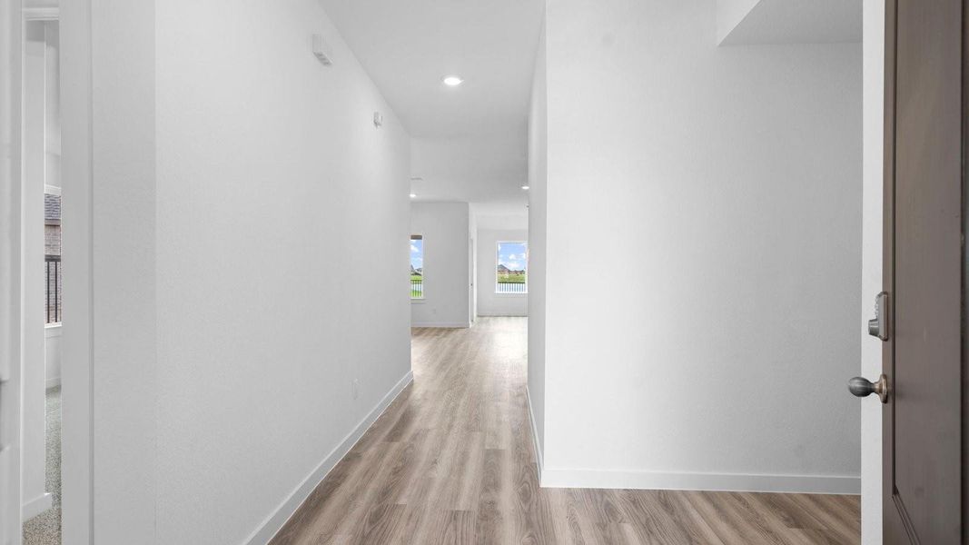 Spacious, unfurnished interior of a new home in Riverwood Ranch, Angleton (Image 17).