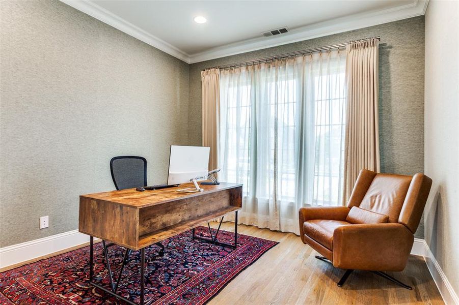 Furnished interior view inside a new home in , Fort Worth (Image 11).