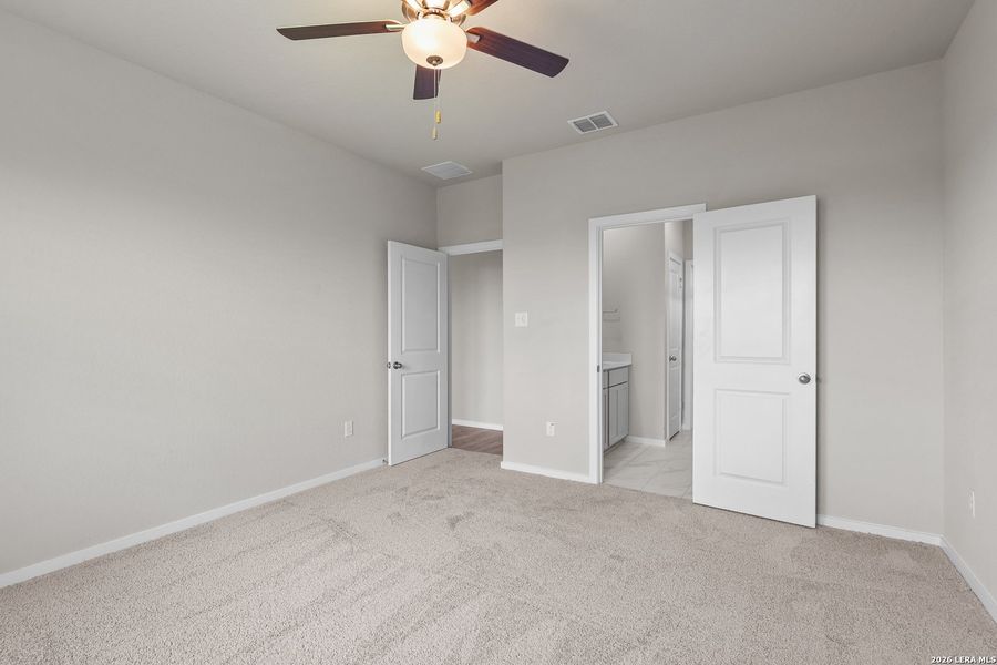 Spacious, unfurnished interior of a new home in Hickory Ridge, Elmendorf (Image 30). Spacious, unfurnished interior of a new home in Hickory Ridge, Elmendorf (Image 30).