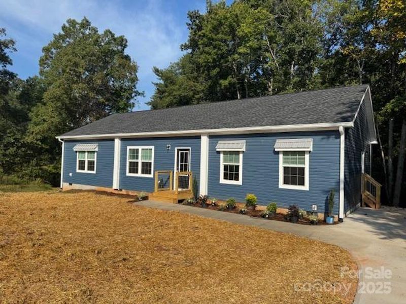 Exterior details and patio area of a home in , Connelly Springs (Image 1).