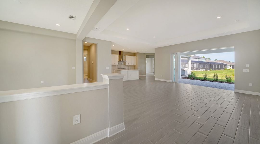 Spacious, unfurnished interior of a new home in Grand Palm, Venice (Image 13).