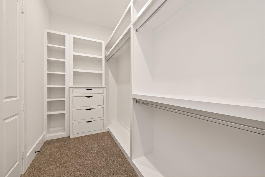 Spacious, unfurnished interior of a new home in , Tomball (Image 26).