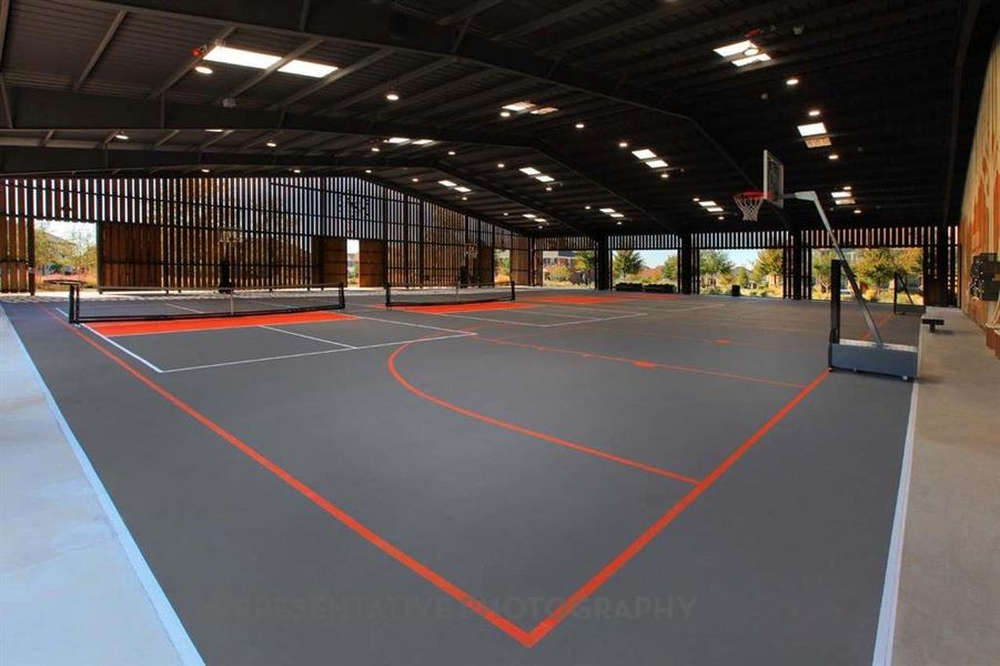 Community amenities in Pecan Square, Northlake (Image 31).