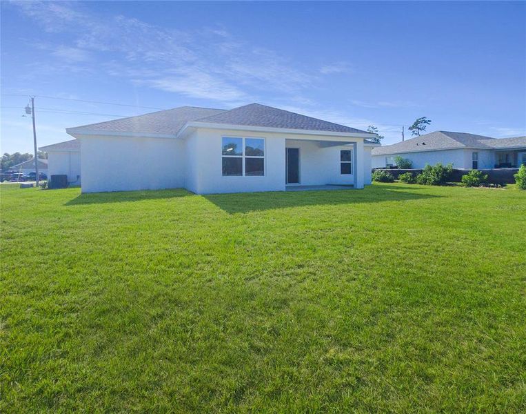 Exterior details and patio area of a home in , Ocala (Image 3).