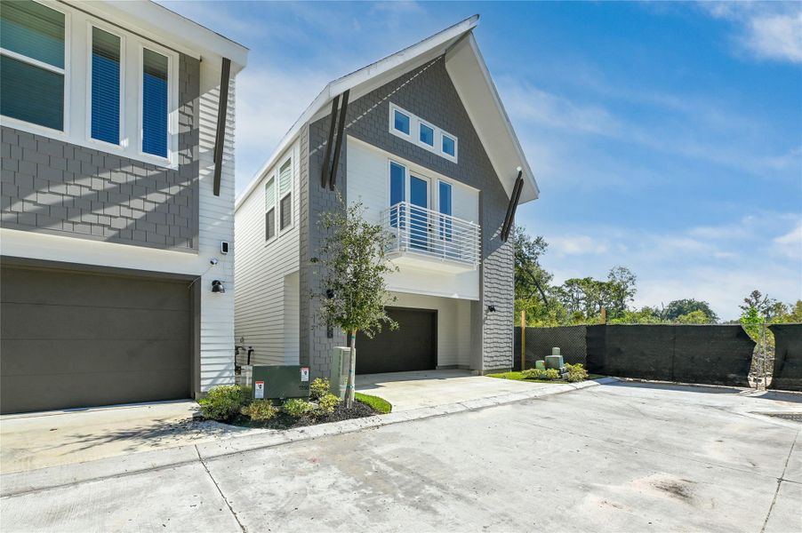 Exterior details and patio area of a home in , Houston (Image 21).