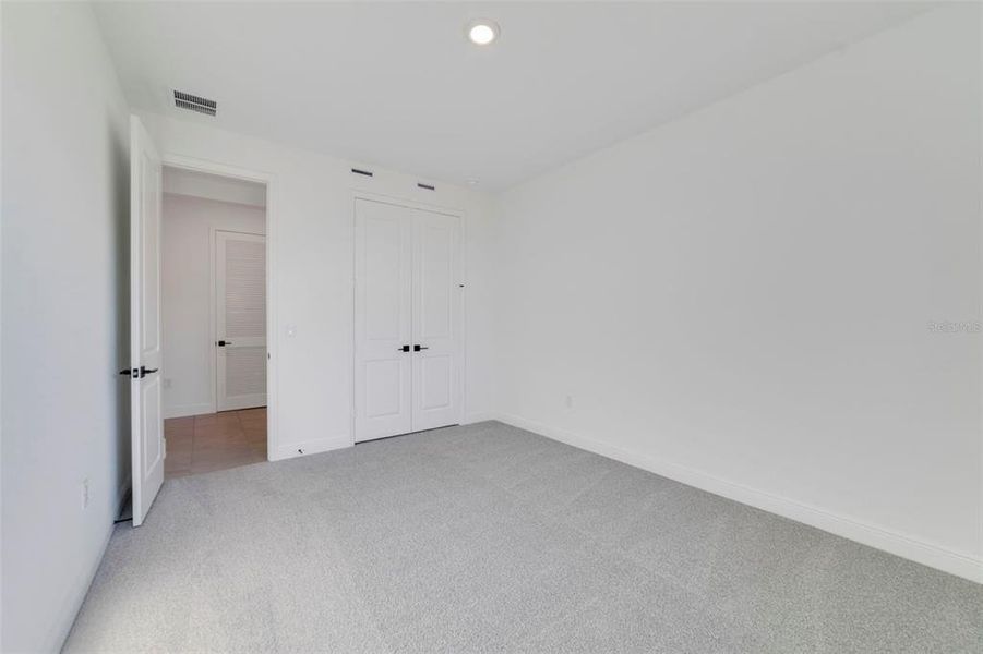 Spacious, unfurnished interior of a new home in Vintner Reserve, Clermont (Image 30). Spacious, unfurnished interior of a new home in Vintner Reserve, Clermont (Image 30).