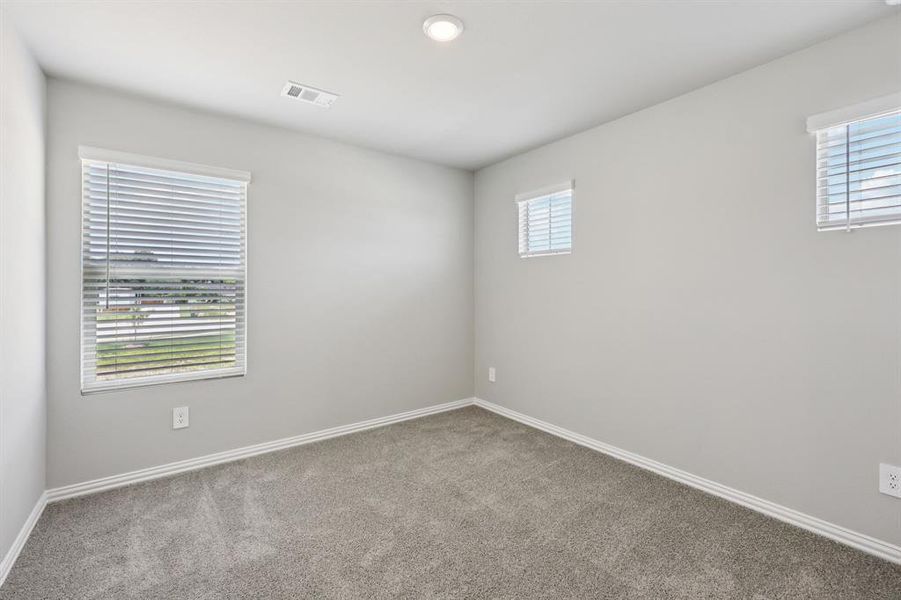 Spacious, unfurnished interior of a new home in Westmoor, Sherman (Image 29).