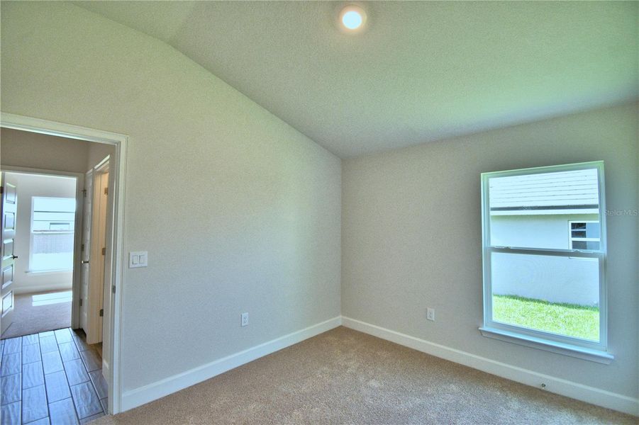 Spacious, unfurnished interior of a new home in Lake Juliana Estates, Auburndale (Image 17).