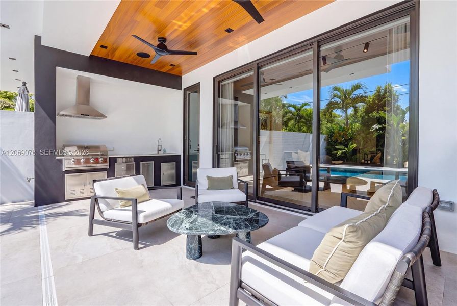 Exterior details and patio area of a home in , Miami (Image 21).
