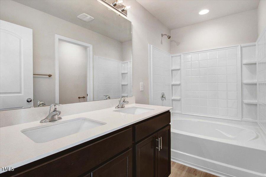 18-204 Streamlet Dr-18