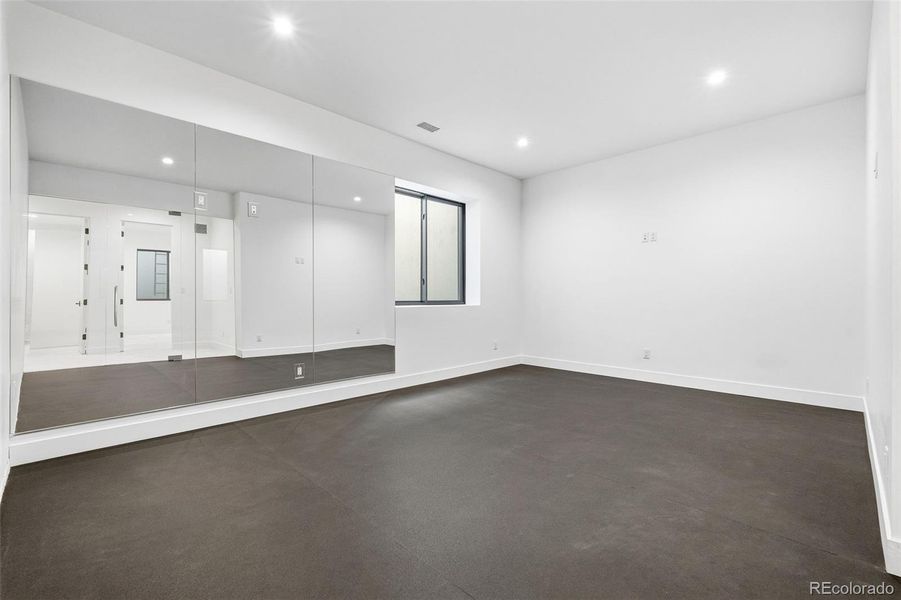 Spacious, unfurnished interior of a new home in , Denver (Image 25).