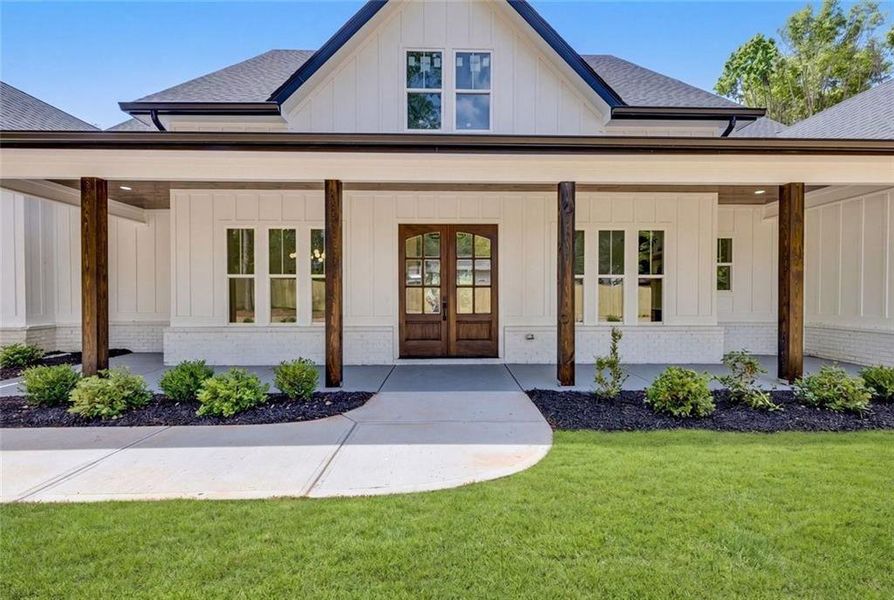 Exterior details and patio area of a home in , Monroe (Image 4).