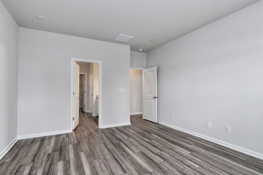 Spacious, unfurnished interior of a new home in Garden Grove, Conway (Image 24).