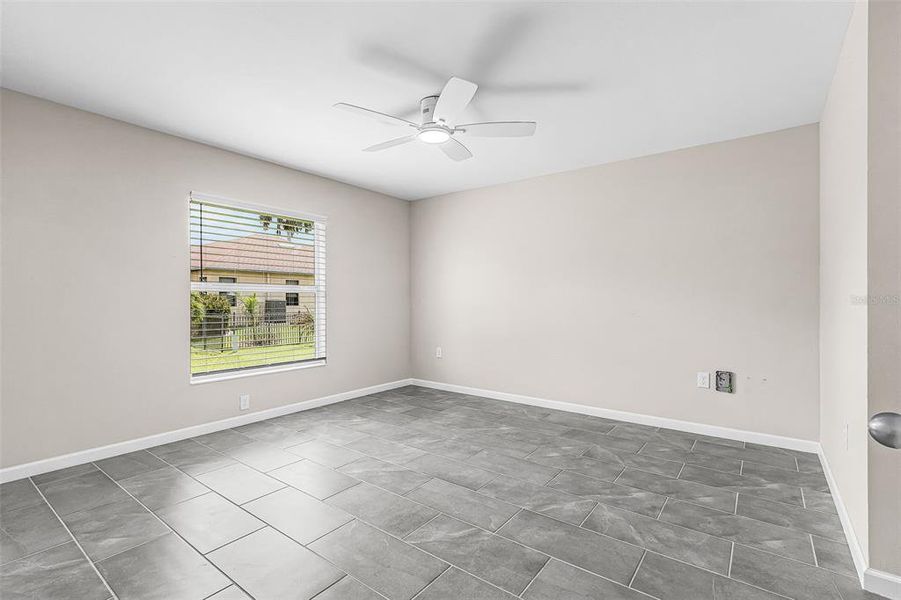 Spacious, unfurnished interior of a new home in , Cape Coral (Image 20).