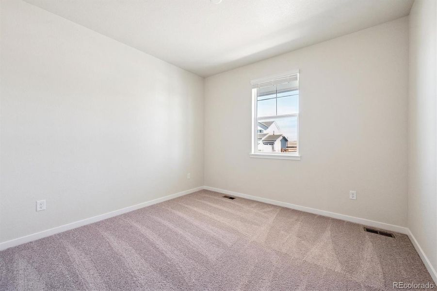 Spacious, unfurnished interior of a new home in The Aurora Highlands, Aurora (Image 17).