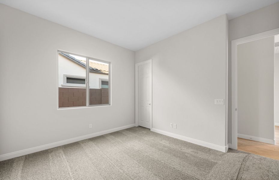 Spacious, unfurnished interior of a new home in Artisan at Asante, Surprise (Image 21).
