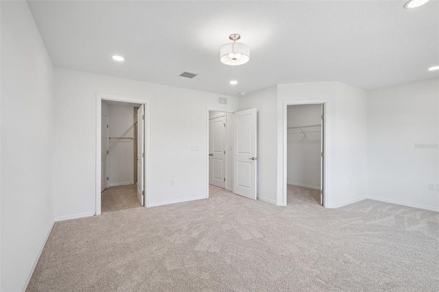 Spacious, unfurnished interior of a new home in Twin Oaks, Zephyrhills (Image 27).