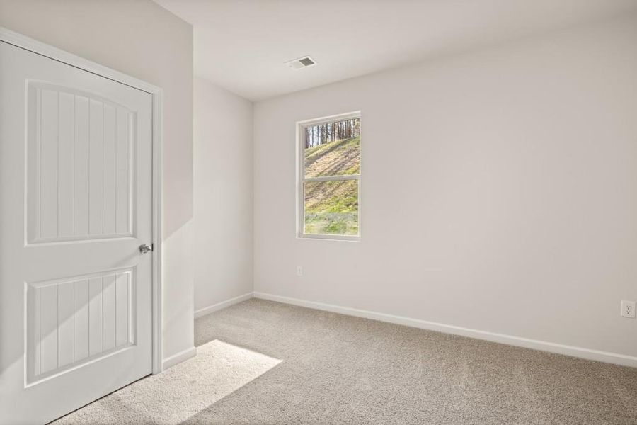 Spacious, unfurnished interior of a new home in Oconee Overlook, Gainesville (Image 26). Spacious, unfurnished interior of a new home in Oconee Overlook, Gainesville (Image 26).