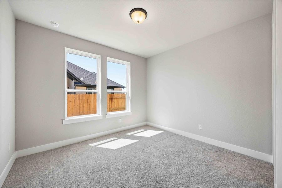 Spacious, unfurnished interior of a new home in Valencia, Manvel (Image 19).