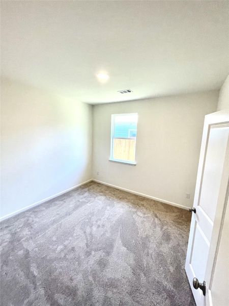 Spacious, unfurnished interior of a new home in , Bay City (Image 9).