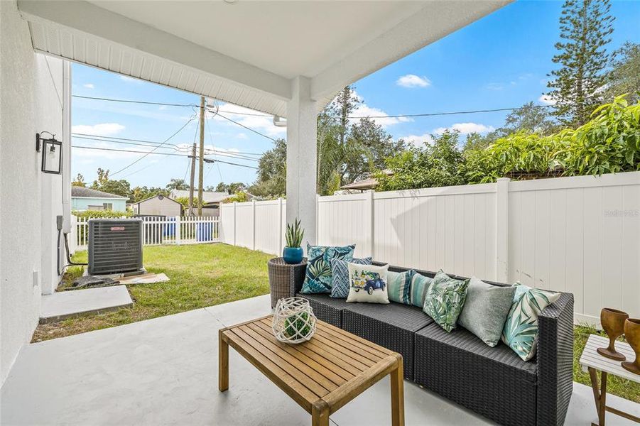 Exterior details and patio area of a home in , St. Petersburg (Image 25).