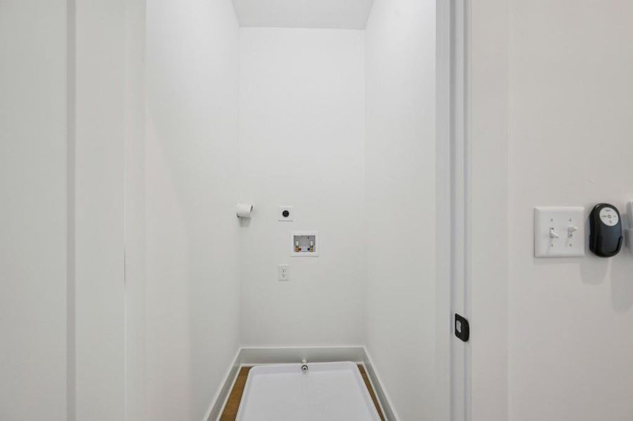 Spacious, unfurnished interior of a new home in , Atlanta (Image 20).