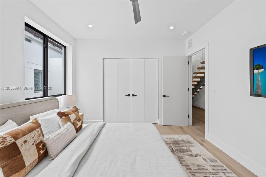 Furnished interior view inside a new home in , Fort Lauderdale (Image 82).