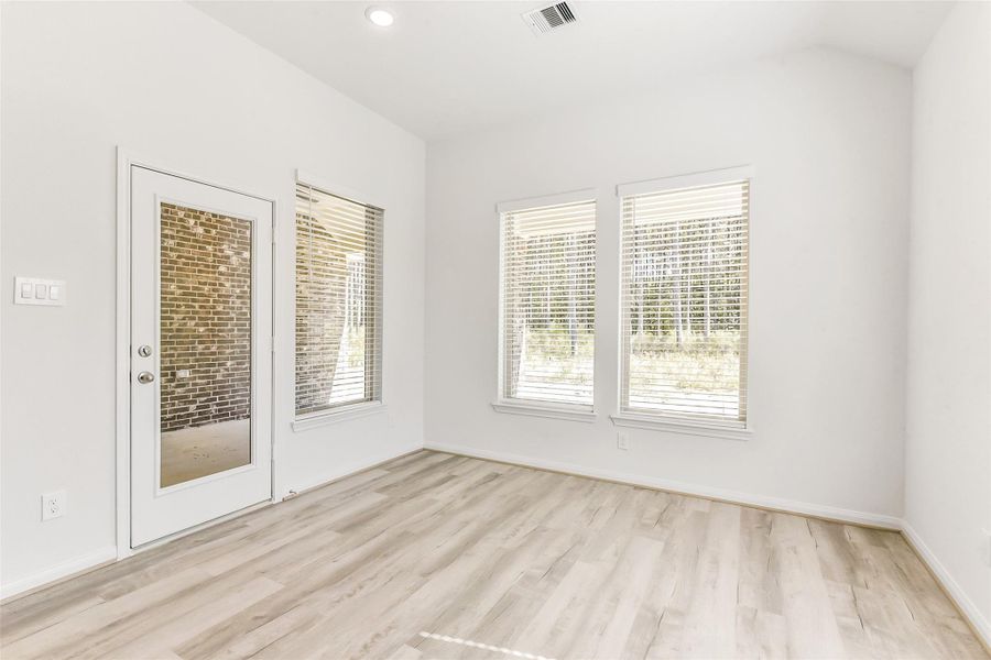 Spacious, unfurnished interior of a new home in Encino Estates, Dayton (Image 15). Spacious, unfurnished interior of a new home in Encino Estates, Dayton (Image 15).