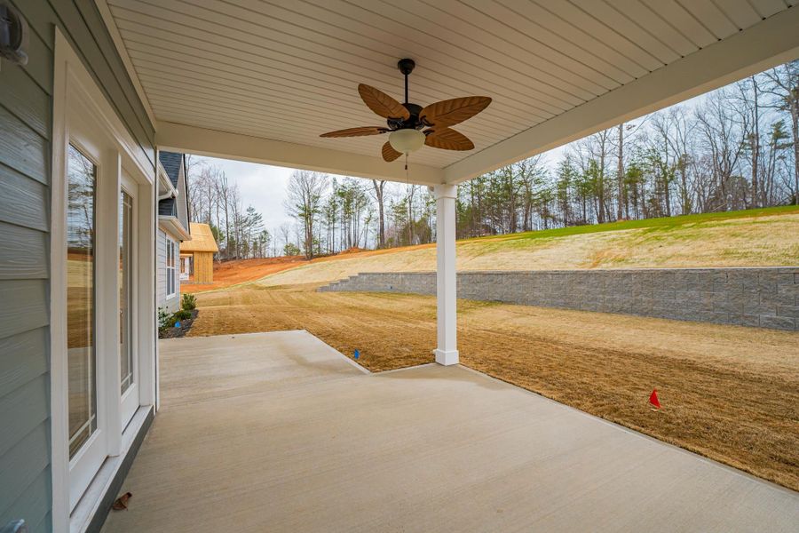 Representative exterior details of a home built from the Roosevelt Elite by Enchanted Homes in Pointe Summit, Slater-Marietta (Image 31).