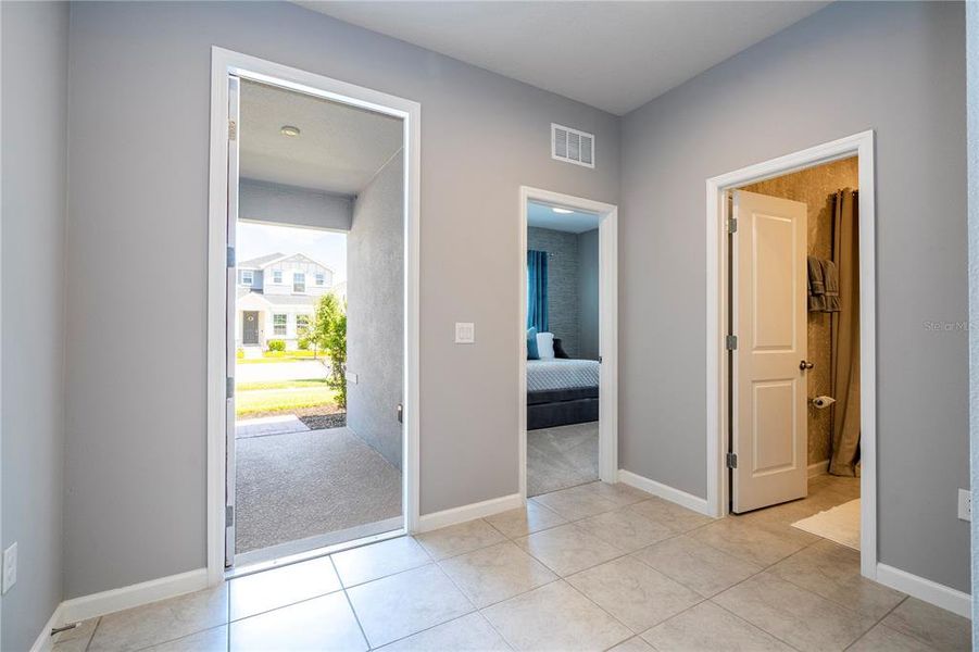 Spacious, unfurnished interior of a new home in , St. Cloud (Image 24).