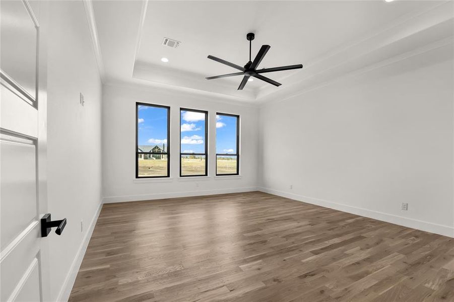 Spacious, unfurnished interior of a new home in , Aledo (Image 36).