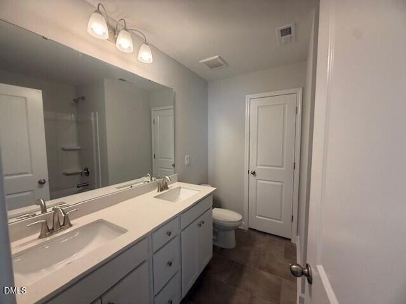 GV16 Bath 2 GV16 Bath 2